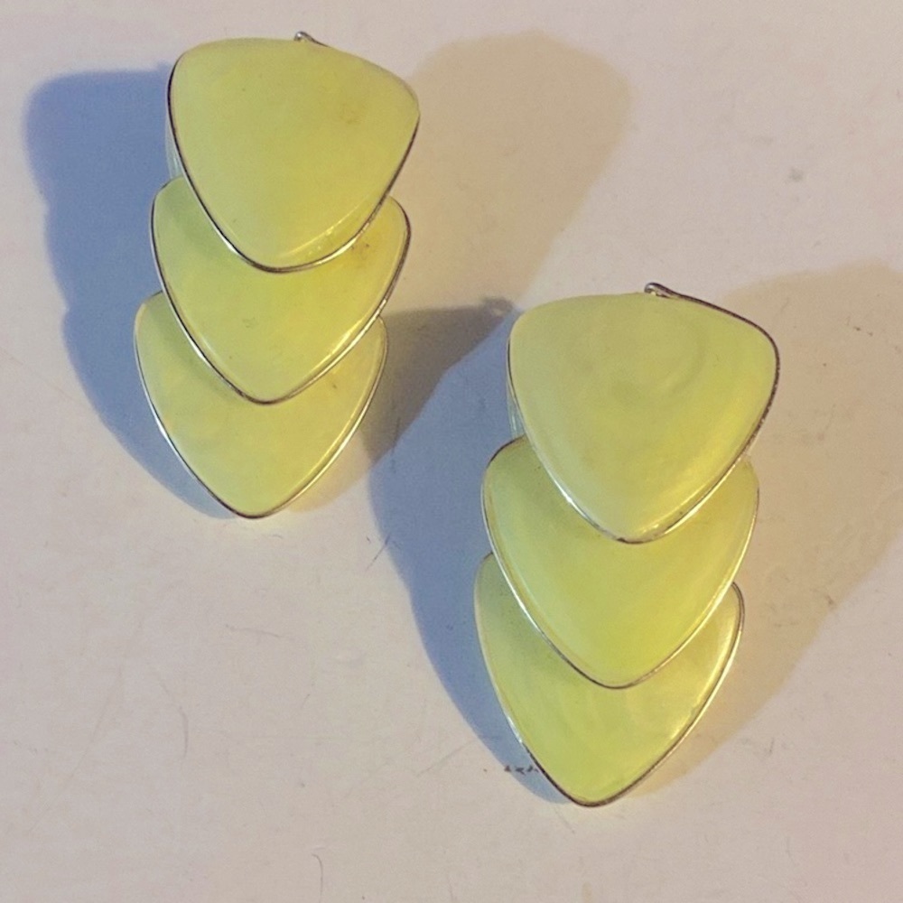 West Germany Earrings, Clip on, Gold tone, Lemon yellow, Vintage, minimalist - Picture 9 of 10